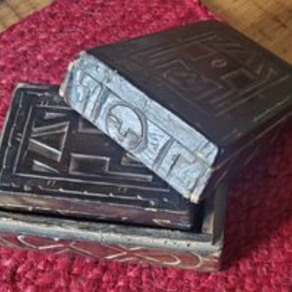 Hand carved nesting wooden box set (Primitive) - Picture 6 of 7